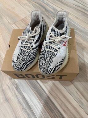 Yeezy Boost 350 V2 Zebra